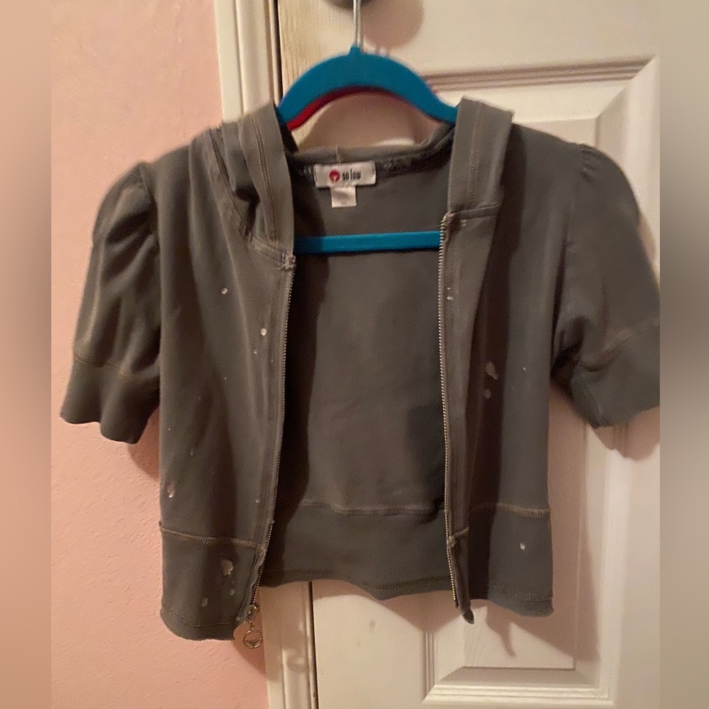 Cropped gray short sleeve hoodie